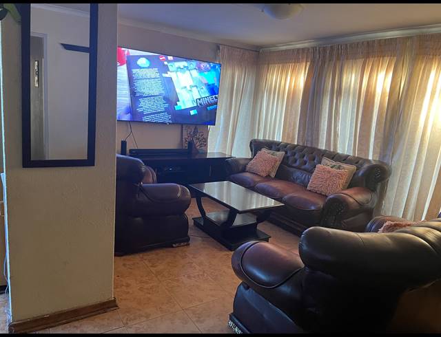 3 BEDROOM FREESTANDING FOR SALE IN SOSHANGUVE DD
